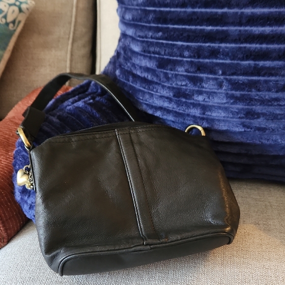 St. John's Bay Handbags - St. John's Bay Black Leather Shoulder Bag
